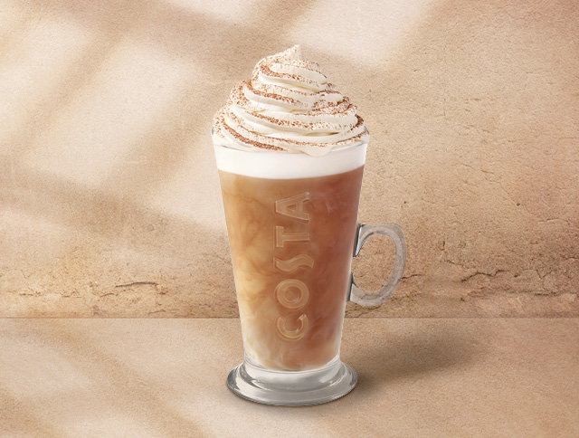 Caffè latte s&nbsp;medovo-skořicovou příchutí